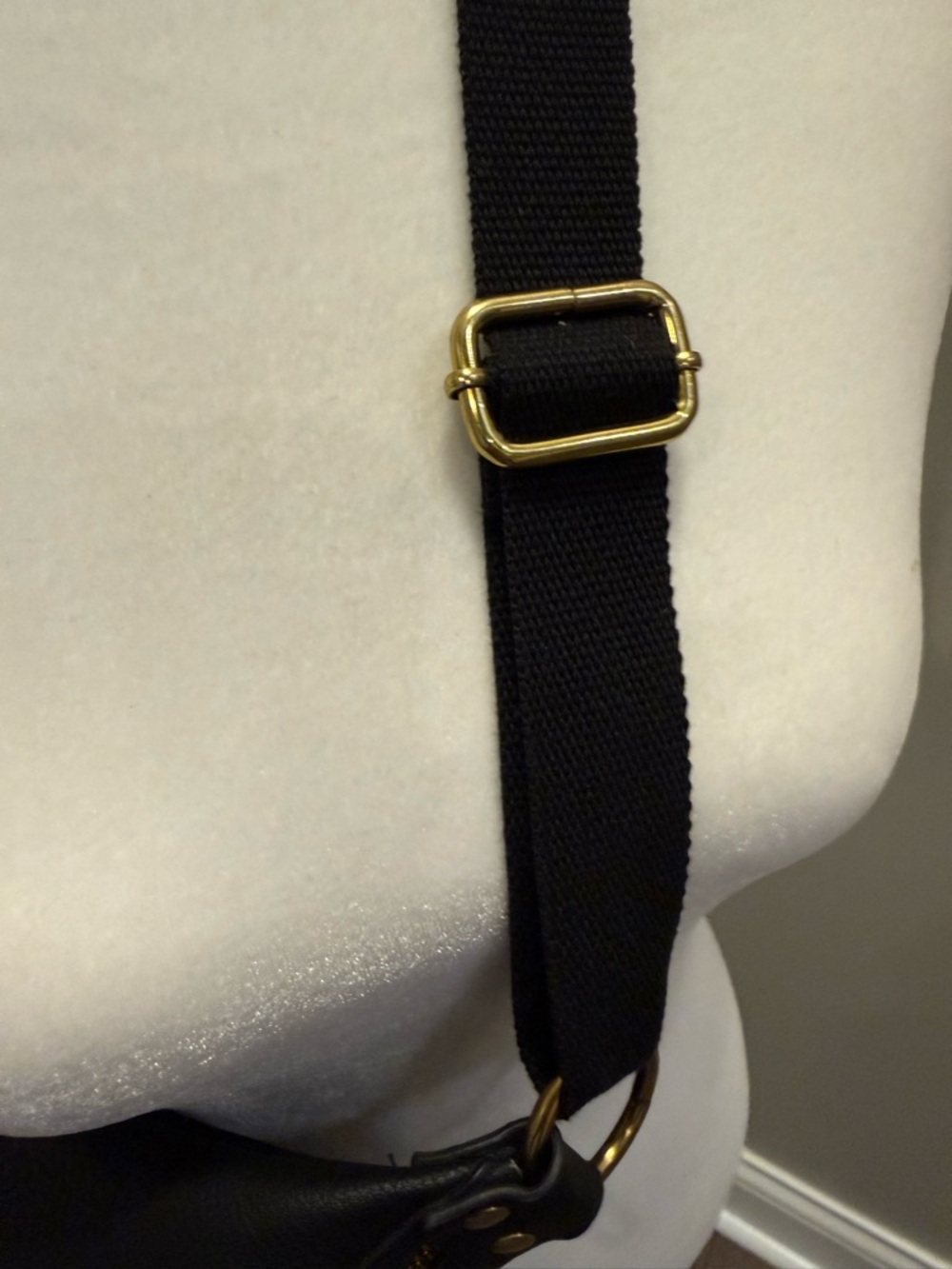 Universal Thread Black Belt Bag Crossbody - Picture 8 of 8